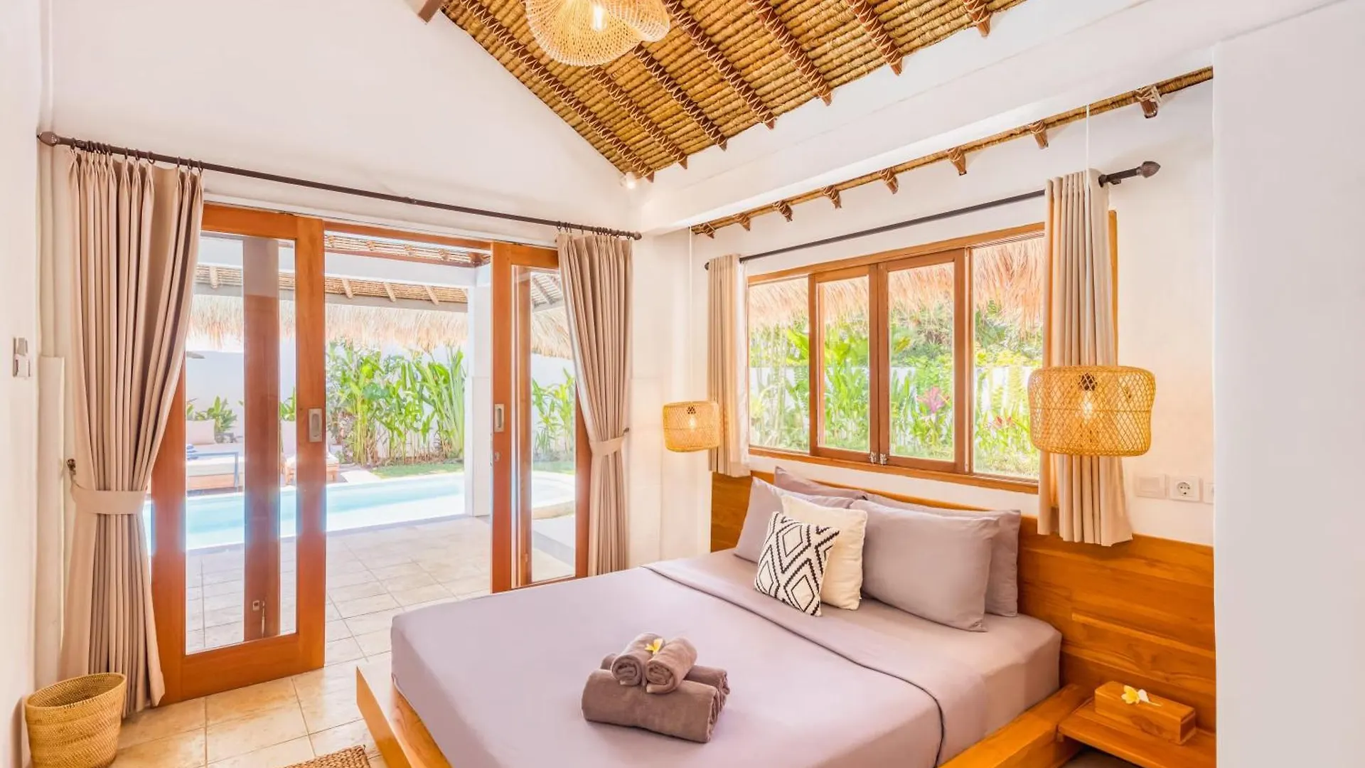 Villa Barcelona - Private 5 Bdr Villa In Seminyak, Best Location, Large Pool & Garden 0*, Seminyak (Bali) Indonesia
