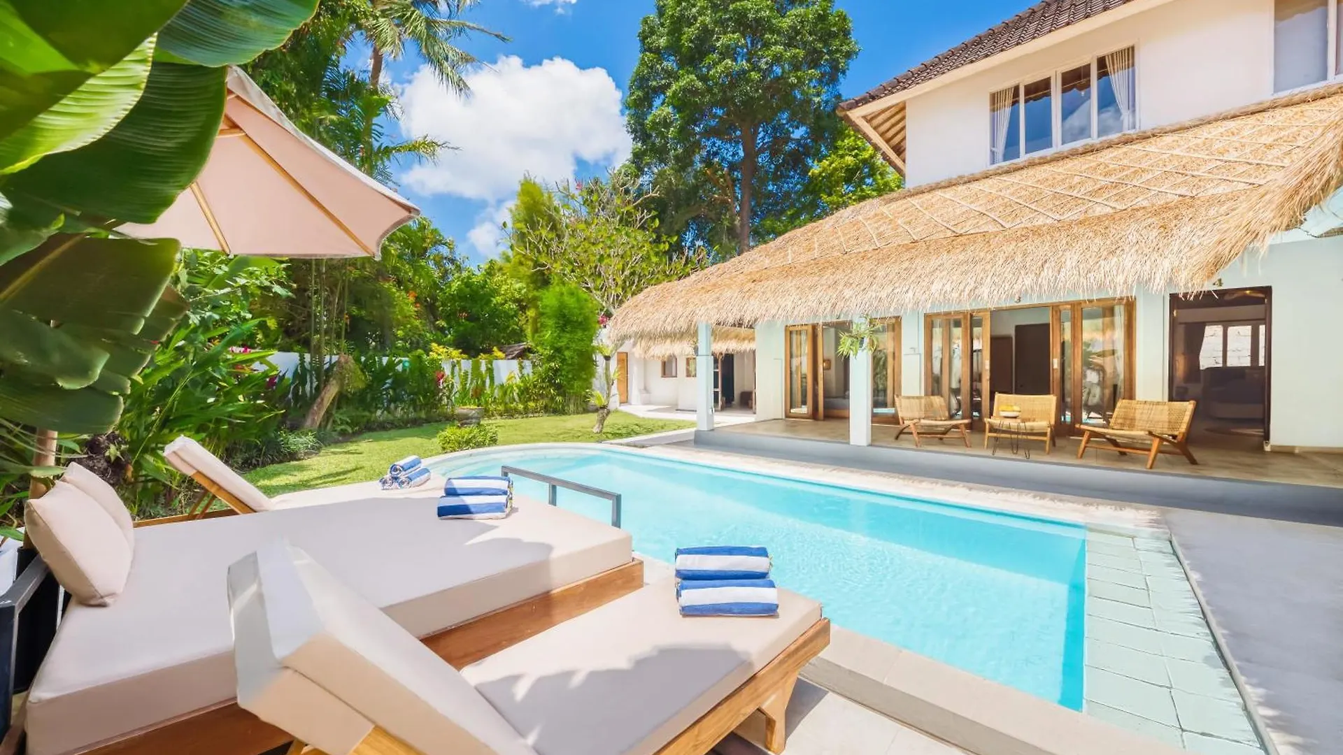 Villa Barcelona - Private 5 Bdr Villa In Seminyak, Best Location, Large Pool & Garden